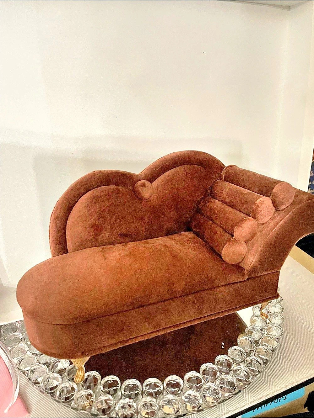Brown Chaise-Style Jewelry Organizer